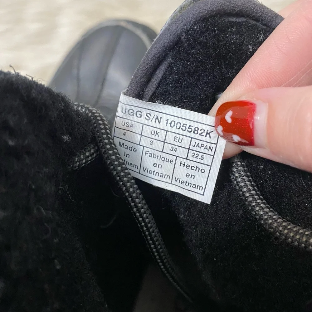 UGG Kids Butte II CWR Black Waterproof Wool Lined Lace Up Winter Snow Boots 4